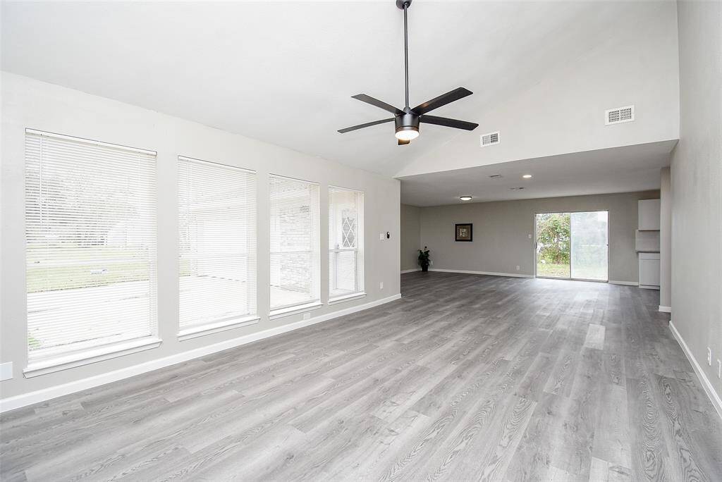 Spacious living room virtually staged by AI!