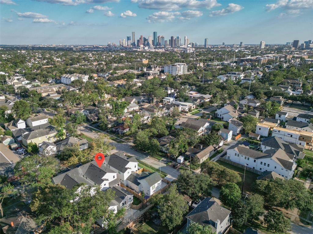 Minutes from Downtown