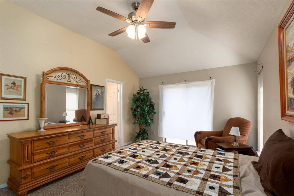 The primarry ensuite also features a sliding patio door that leads to the 2nd patio with views of the backyard, perfect for enjoying your morning coffee or drinks in the evening.