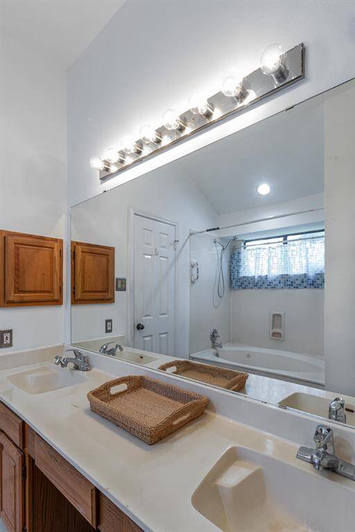 Another view of the primary bath.
