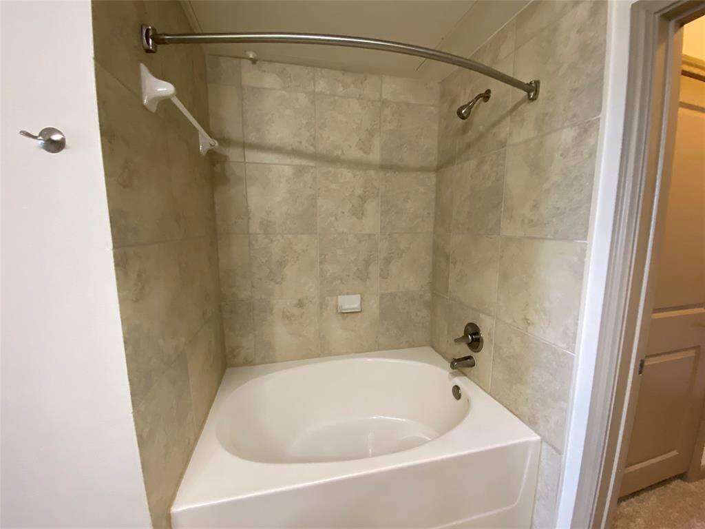 Garden style tub