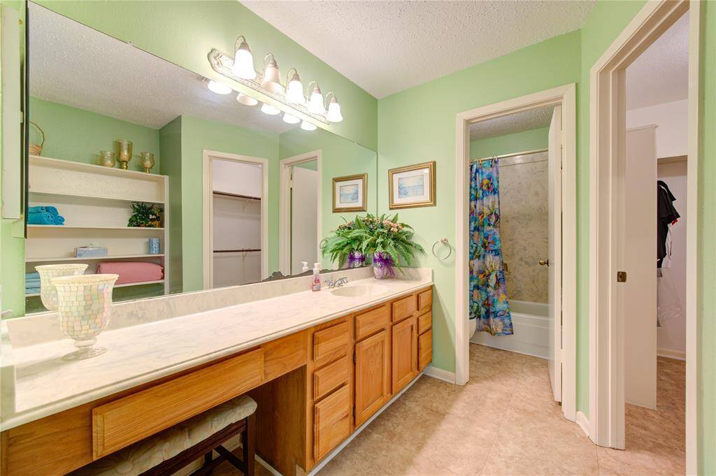 Bath ensuite