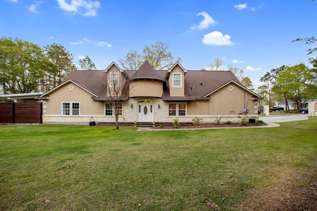 This stunning 3/2/2+ with an enormous flex room awaits you! Sellers brought in 976 tons of dirt to the back of the property, adding additional usable land of approximately 3700 s/f. and 10,000 s/f of Celebration Bermuda Grass