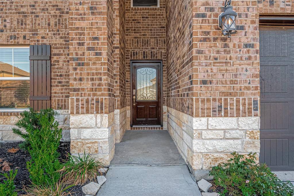 The front door faces East.