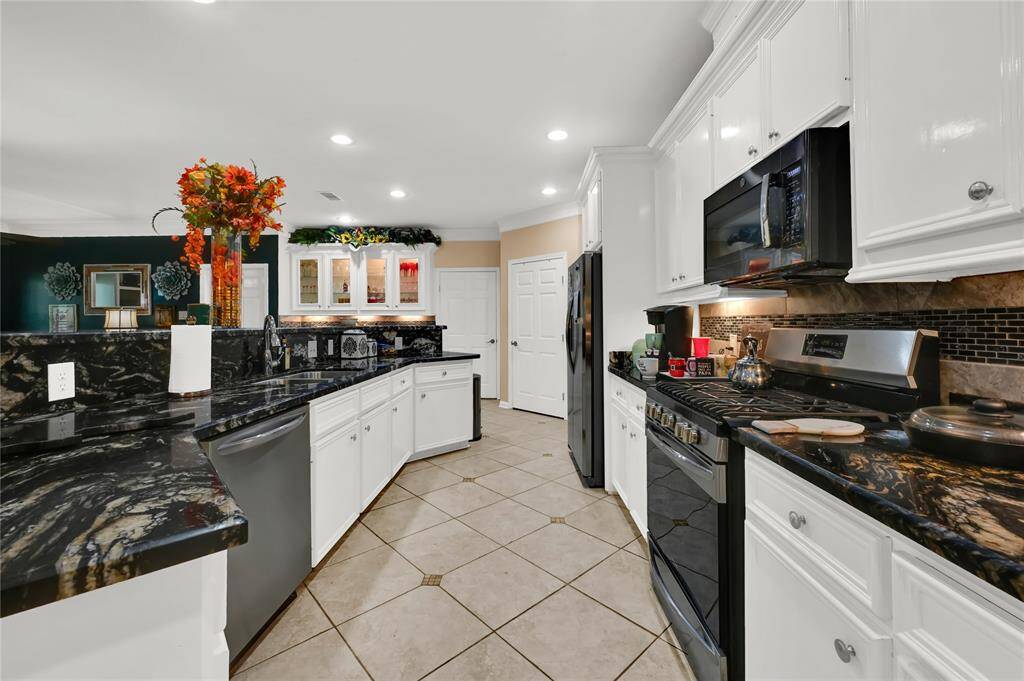 Angle view of the kitchen