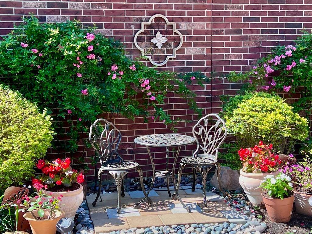 The garden bloom in spring/summer.