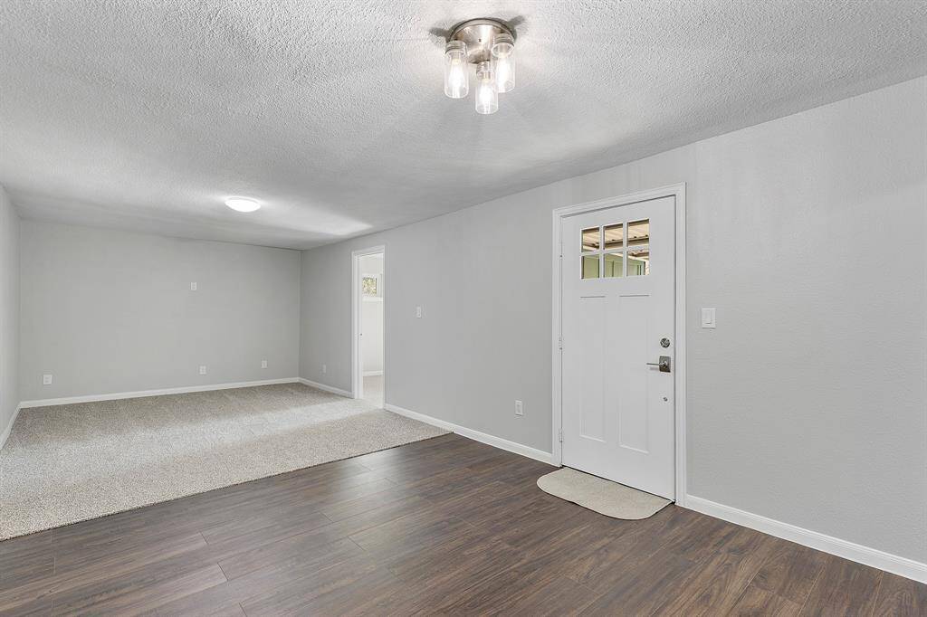 Front door enters into the living and dinning area