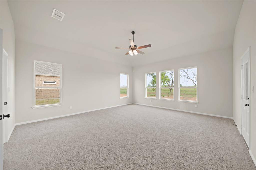 Spacious primary suite