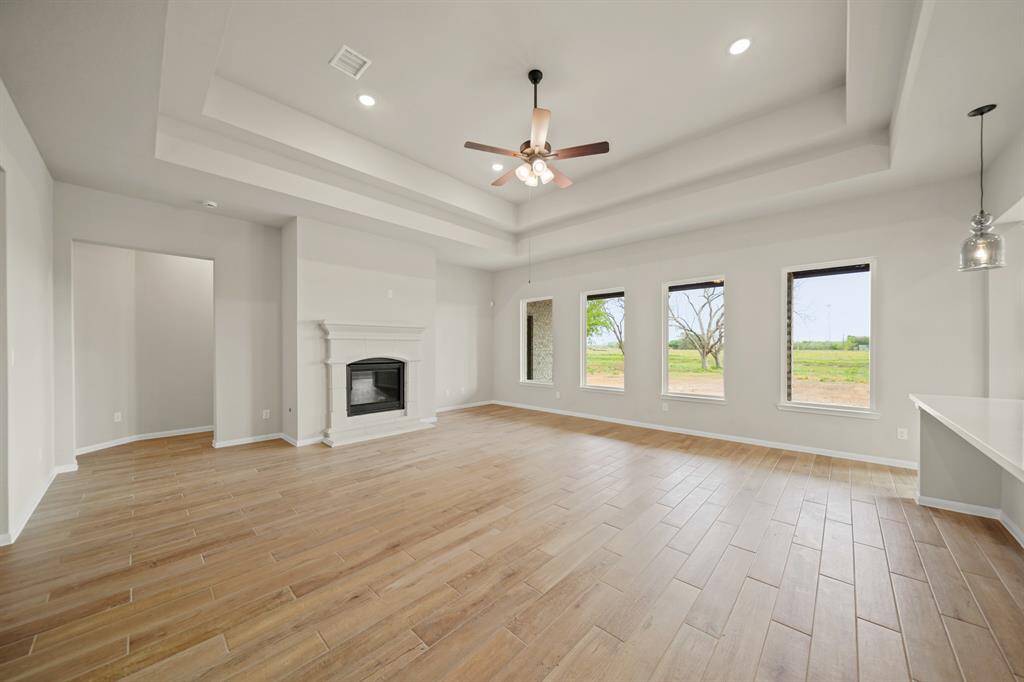 Impressive great room with fireplace