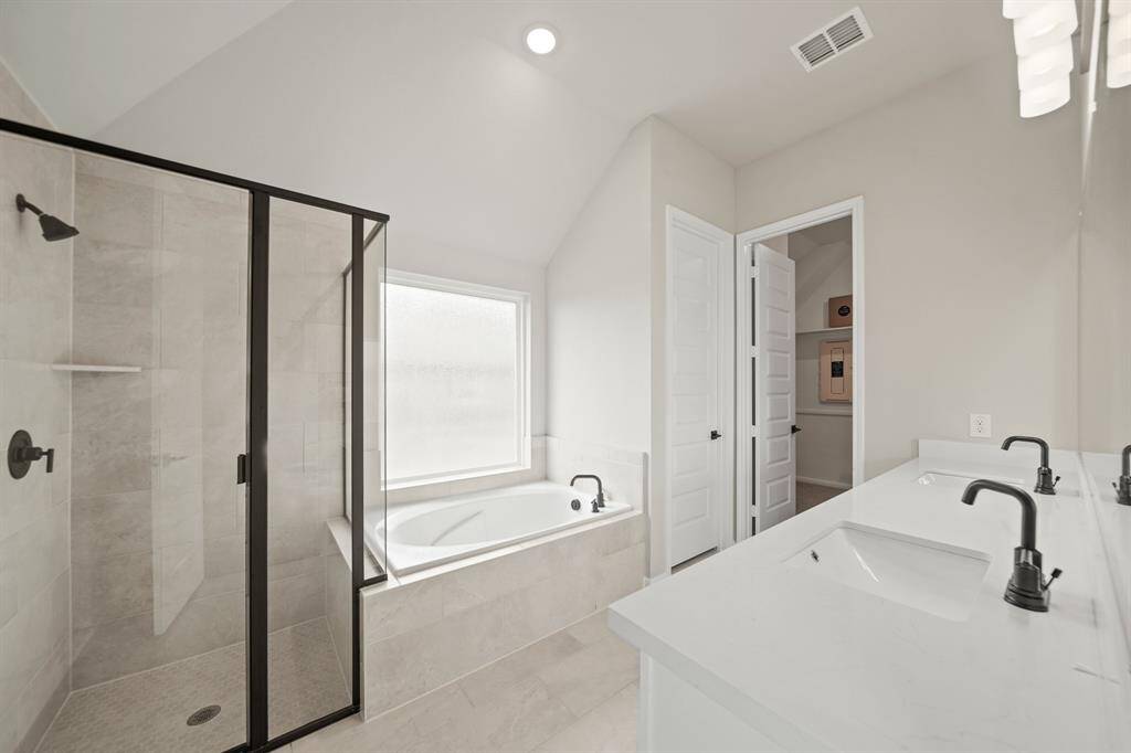 Relaxing owner's bath
