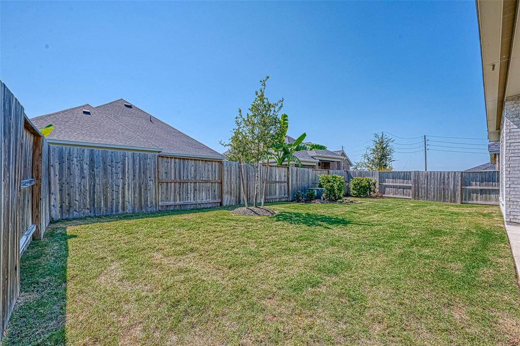 There is plenty of room forgardening, playing, and entertaining!