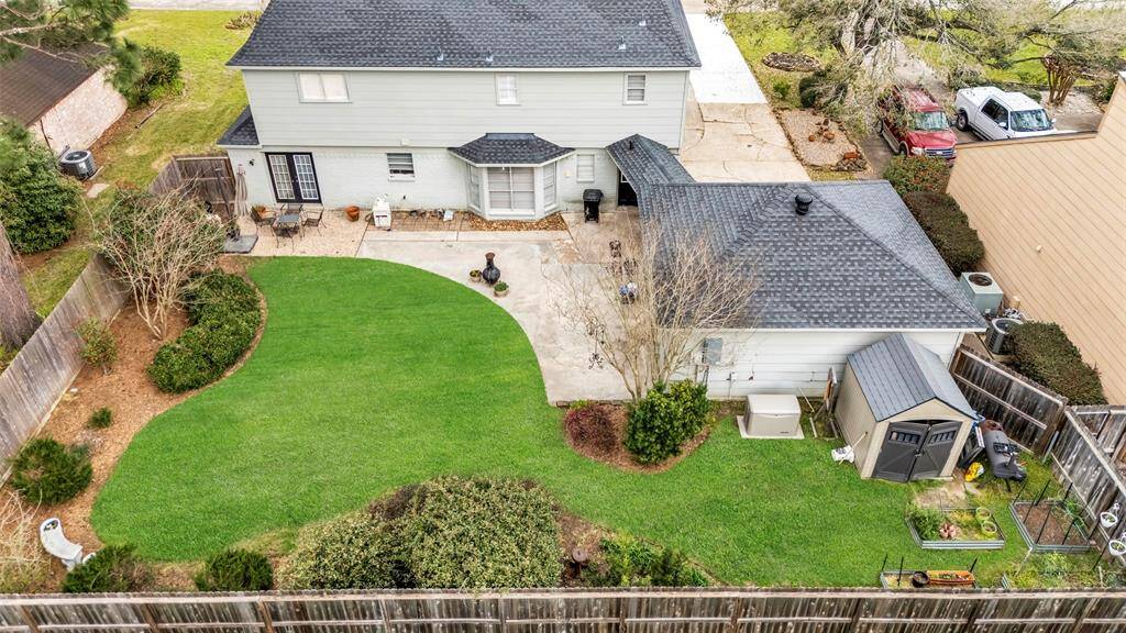 Spacious backyard