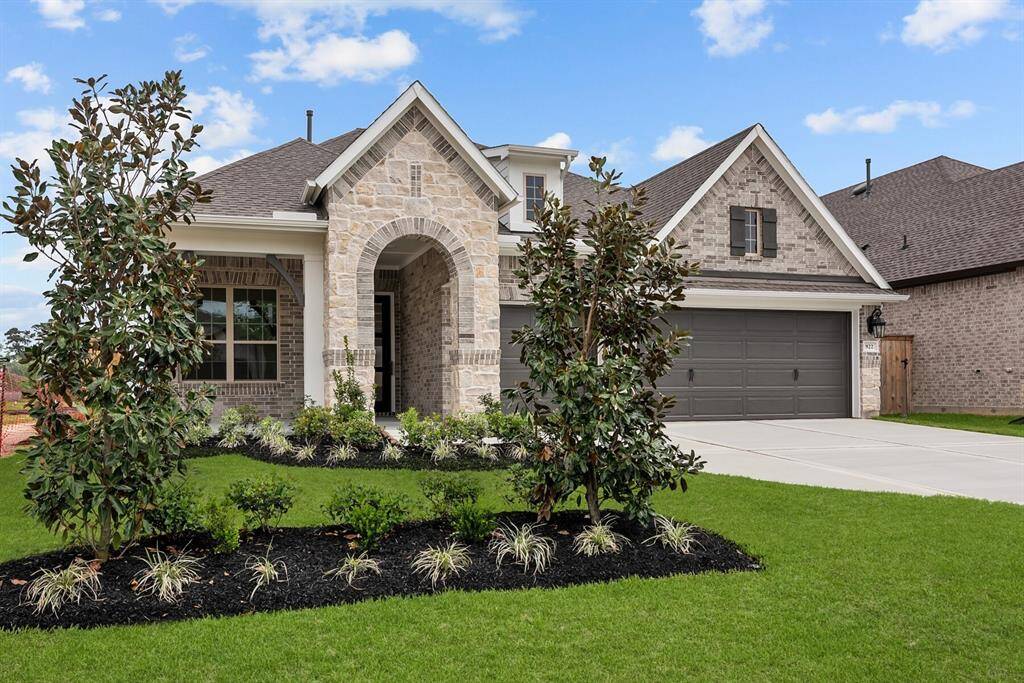 Welcome to The Hennessey by David Weekley Homes. Move-In-Ready Now!