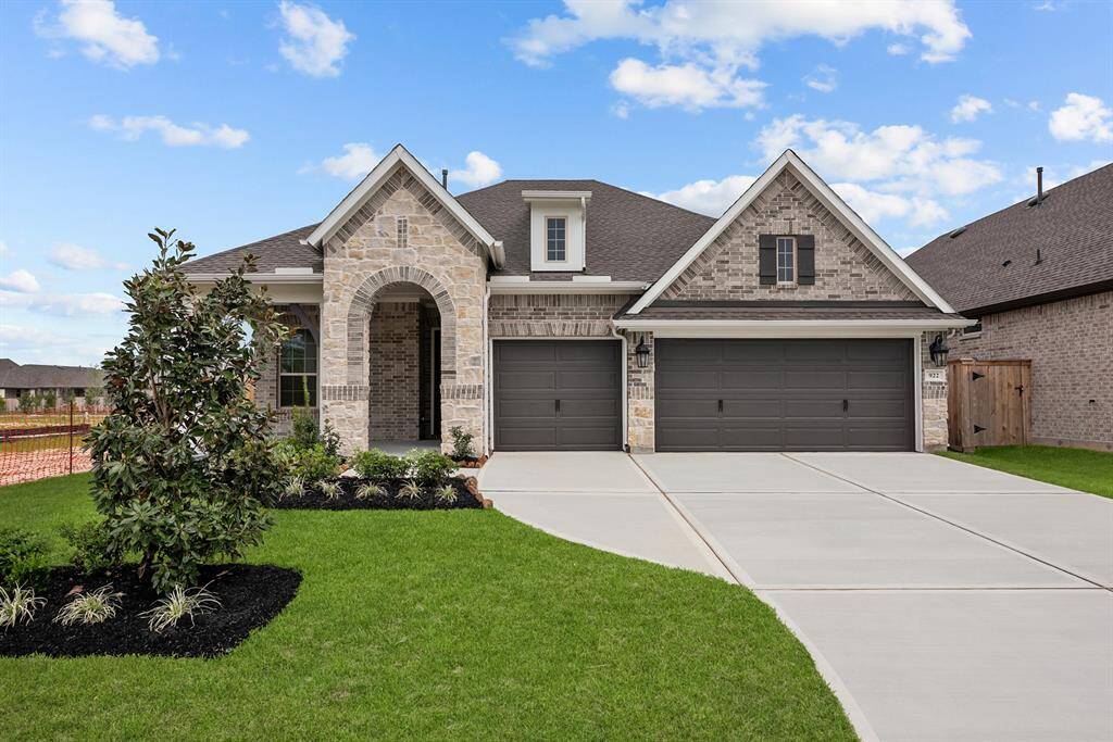 Welcome to The Hennessey by David Weekley Homes. Move-In-Ready Now!