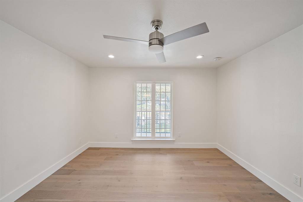 One of 5 Bedrooms