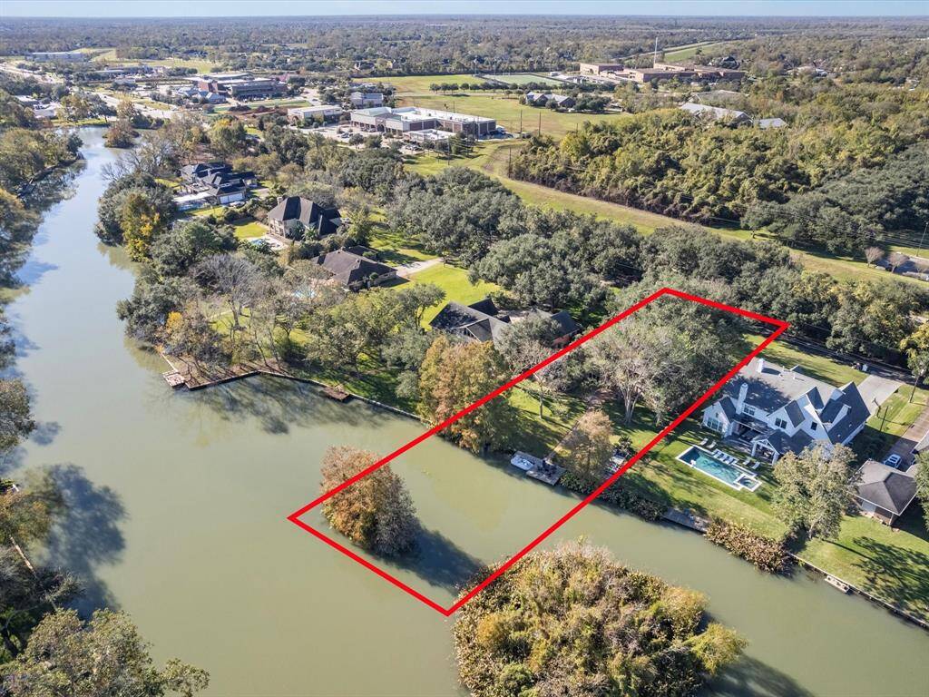 Aerial view of entire property and Oxbow Lake from the direction of Oyster Creek