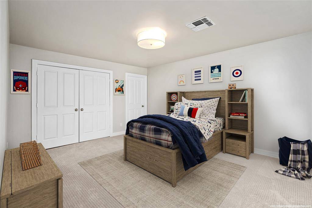 This River Oaks property has so much to offer at a mere 2.5K. Relax in the lighted spa with bubblers. Enjoy this magical private oasis so close to everything!