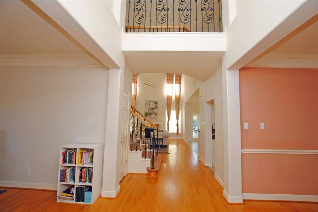Two story grand entry