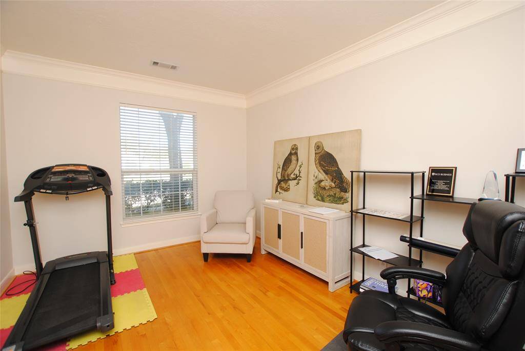 Study or play, multipurpose room on the left