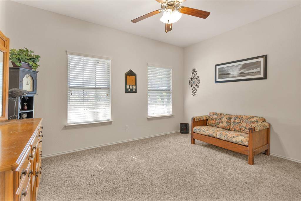 Secondary bedroom