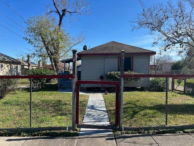 3 HOMES ON 10000 SF LOT