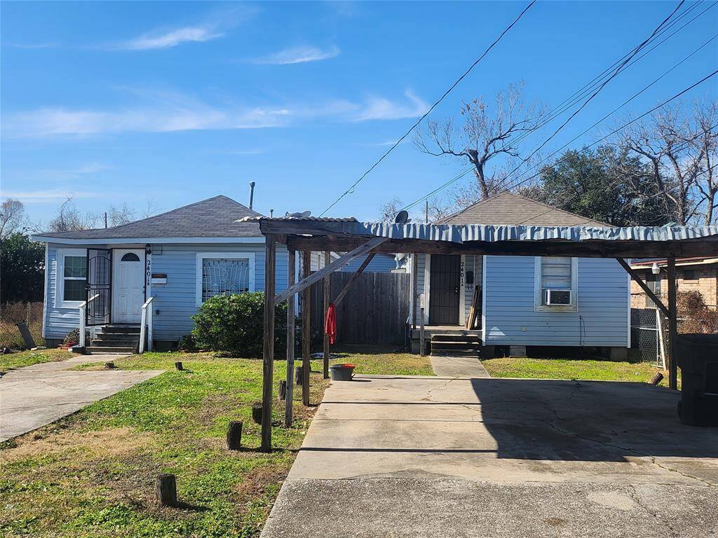 3 HOMES ON 10000 SF LOT