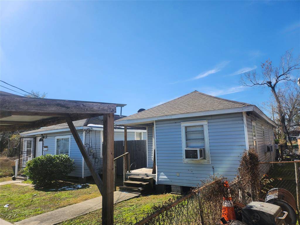 3 HOMES ON 10000 SF LOT
