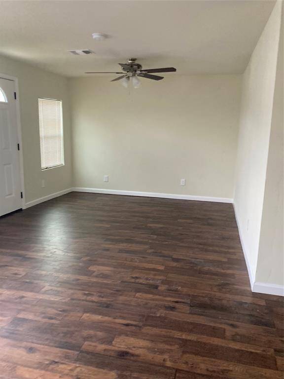 LAMINATE FLOORS
