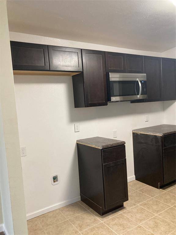 LARGE EXPANDED KITCHEN