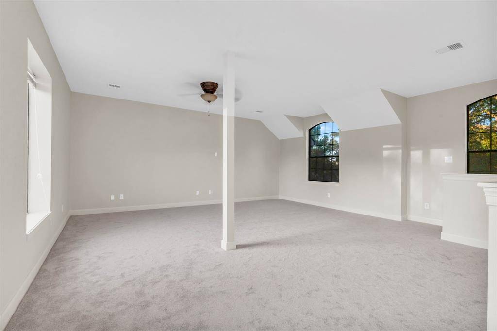 This "Nanny apartment" is an ideal space for an au pair, college student, or aging parent, offering both privacy and comfort. Recently updated with new carpet in 2024, this versatile suite provides a welcoming environment for any member of the family.