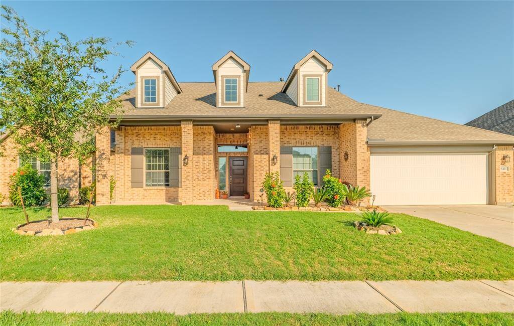 Nestled in the sought-after Hunters Creek community, this home offers a peaceful retreat with convenient access to nearby shopping, dining, and outdoor recreation.