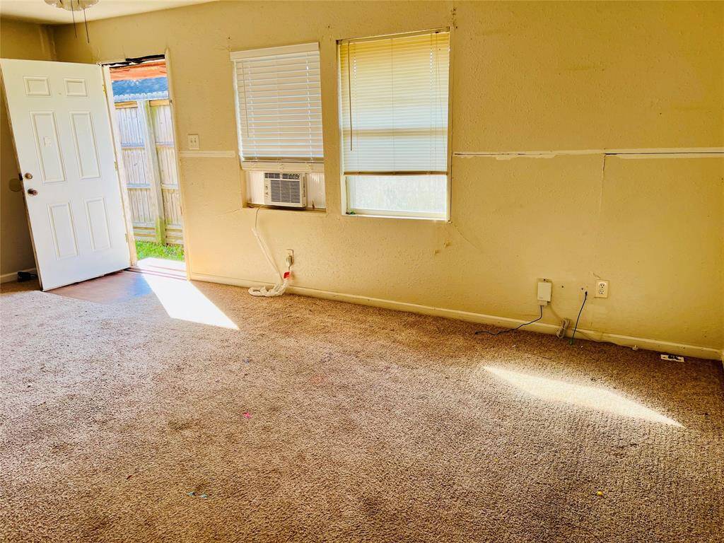 Living room for 2/1 unit