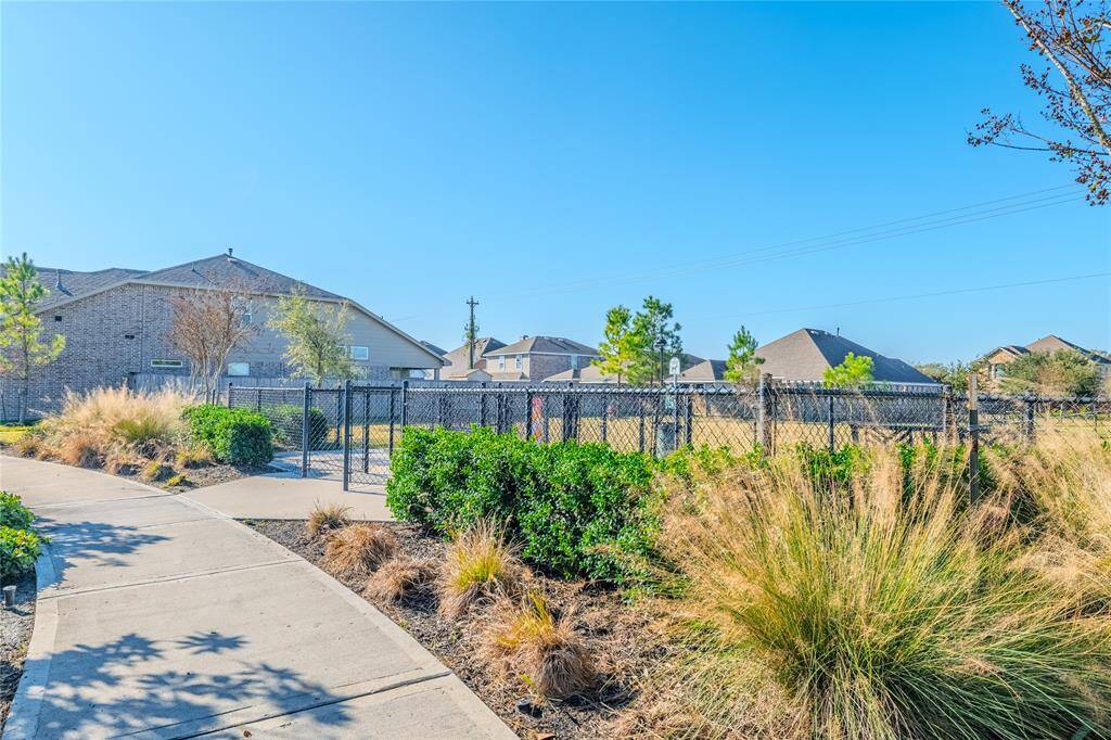 Neighborhood amenities