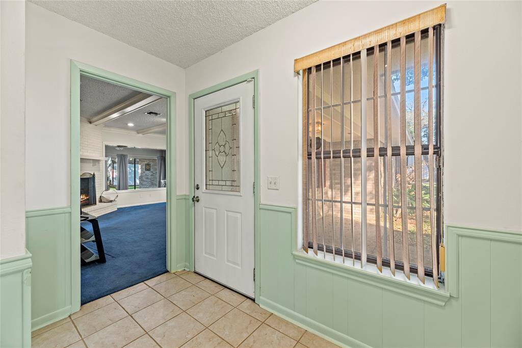 Front entrance of the home. Great HOME or converted office.