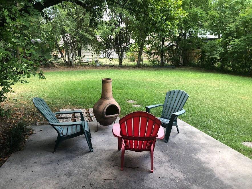 BACKYARD PATIO AREA