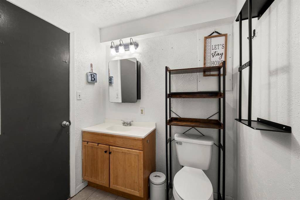 Full downstairs bath