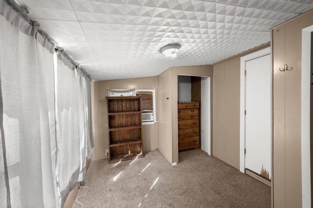 Additional room off of primary. Potential for nursery, closet, office, sunroom...