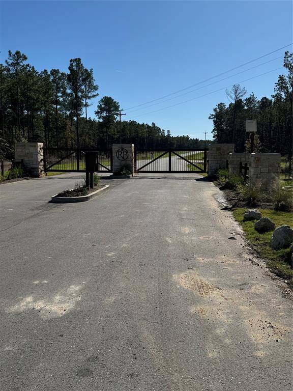 Gated entryway
