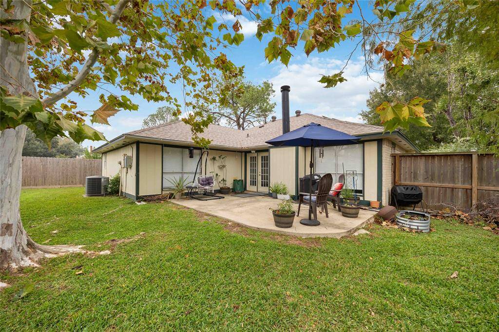 Spacious Patio