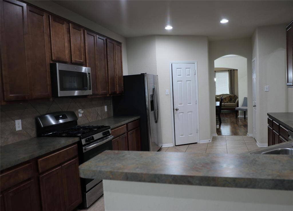 Kitchen & Bar Angle