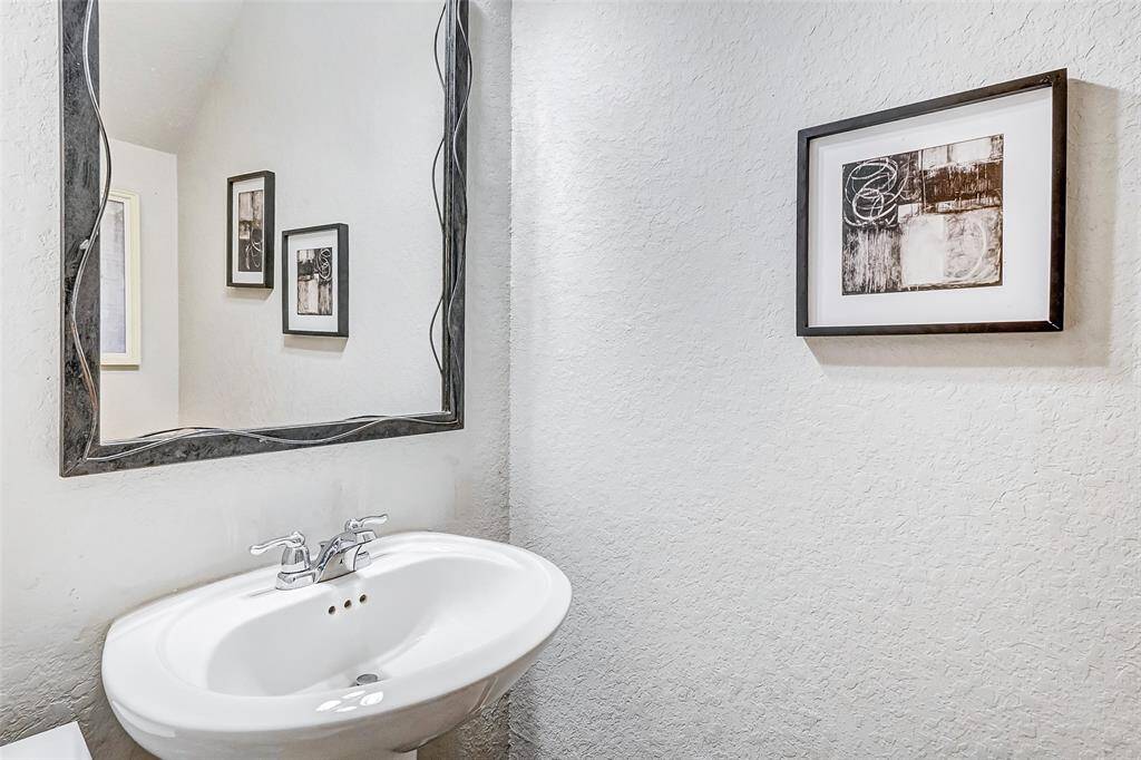 Powder room