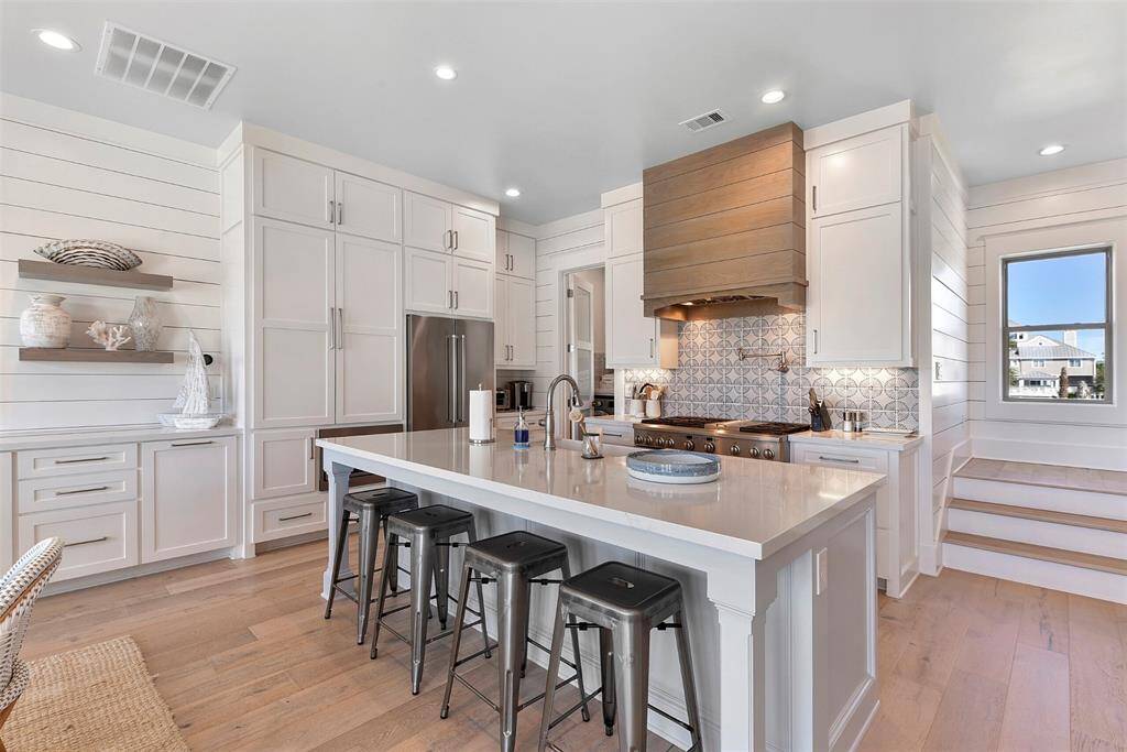 Breakfast bar provides additional seating
