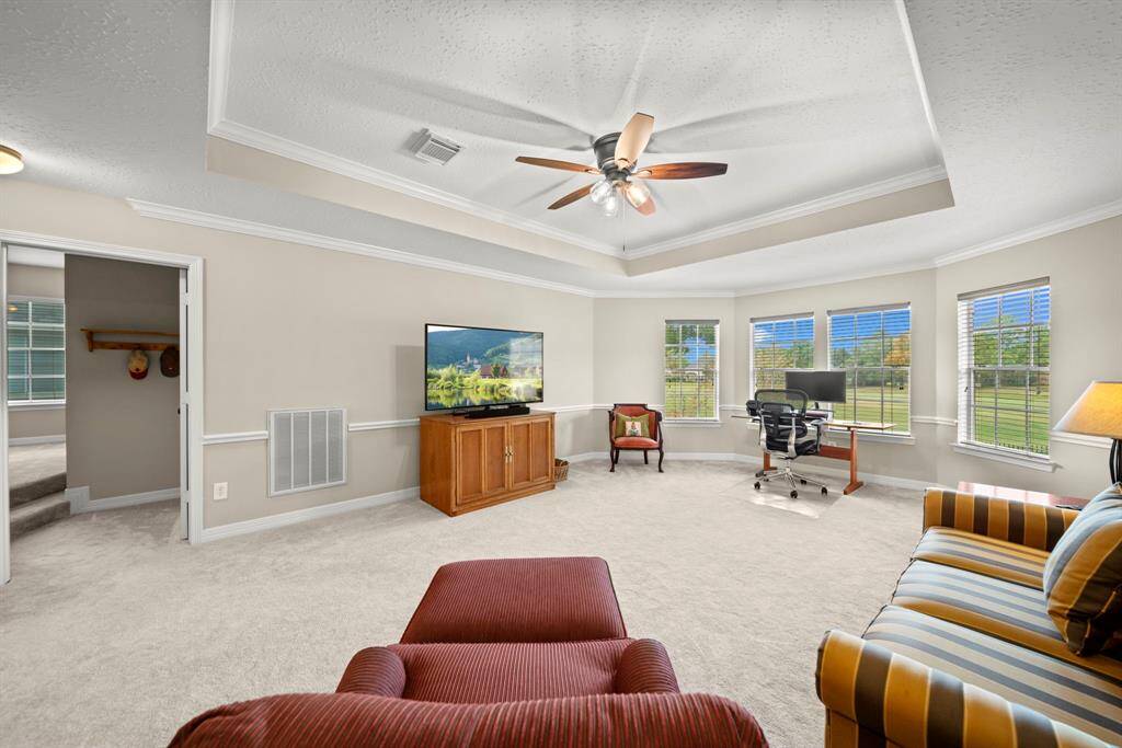 The game room breaks up the secondary bedrooms from the guest bedroom, providing privacy for a perfect stay!