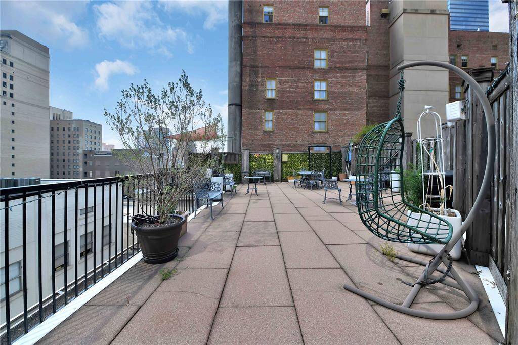 Huge private outdoor space on the rooftop. Access from unit via teak spiral staircase.