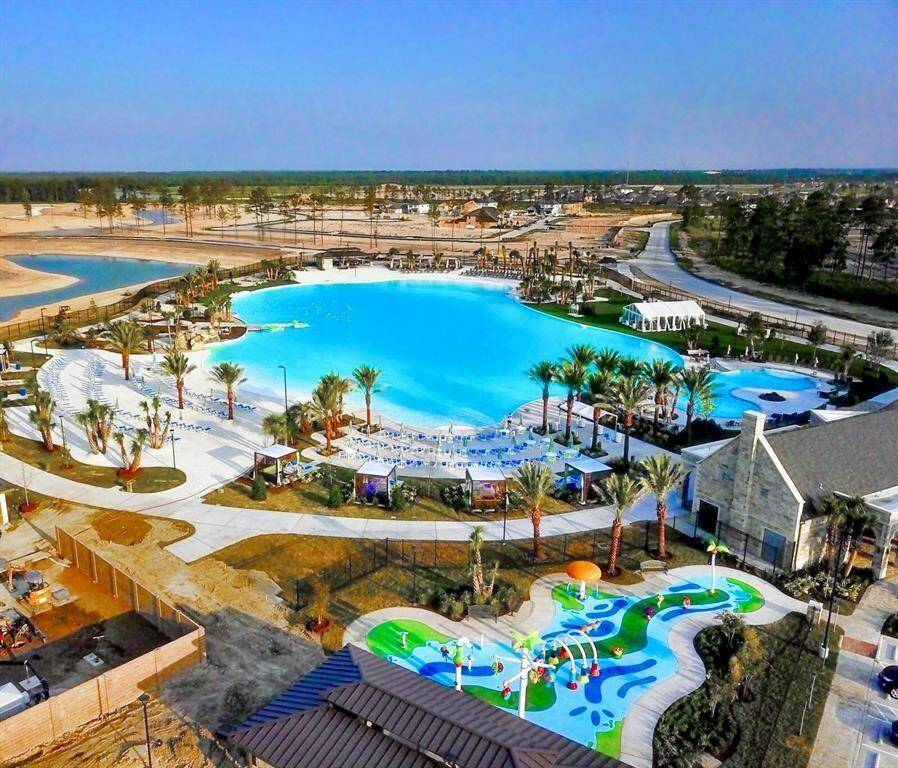You have full access to this amenity with the HOA. Dining and clubhouse and gym as well as the beach area.