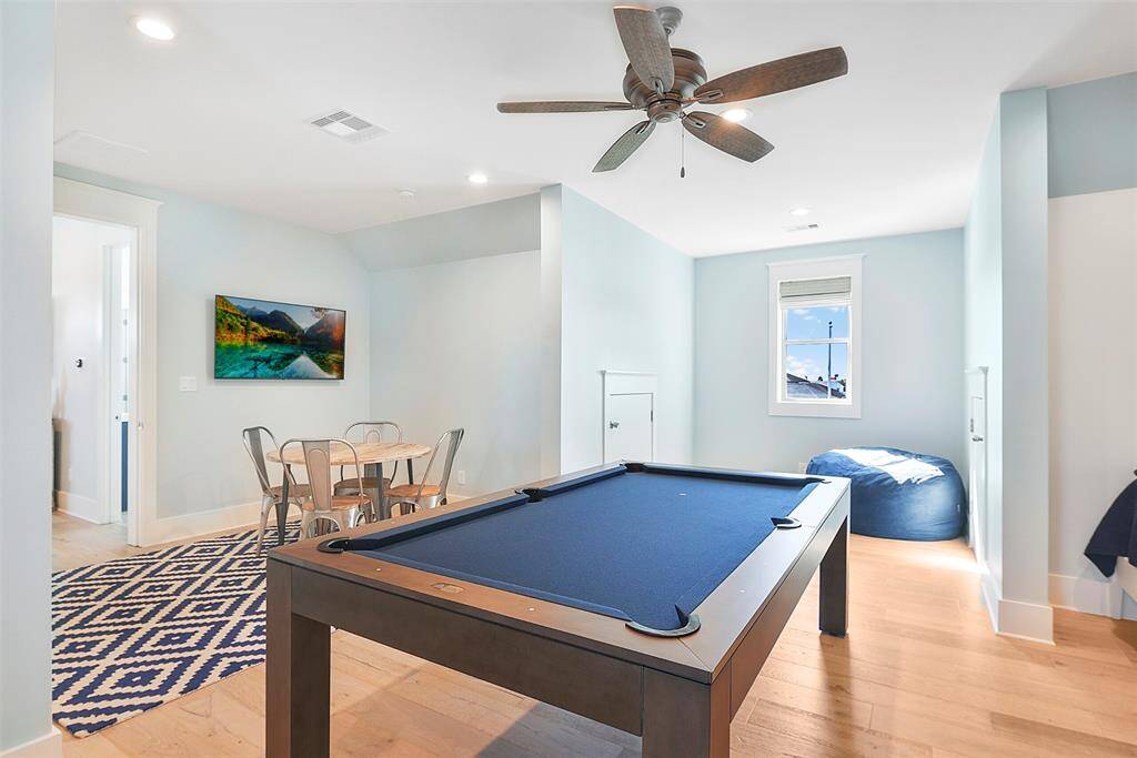 Another view of the gameroom area