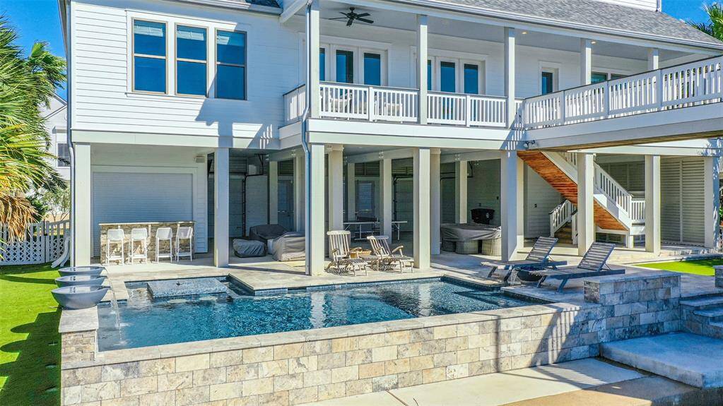 Year round pool featuring heater for the wintertime and chiller for the summertime