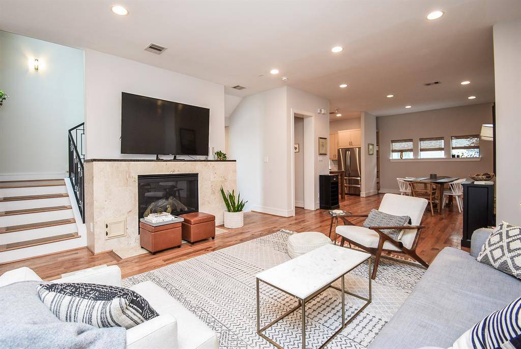 The 2nd floor hosts the living/dining/kitchen open concept.