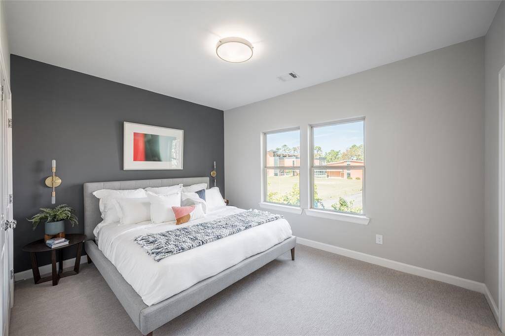 Secondary bedroom is spacious even for a king bed.