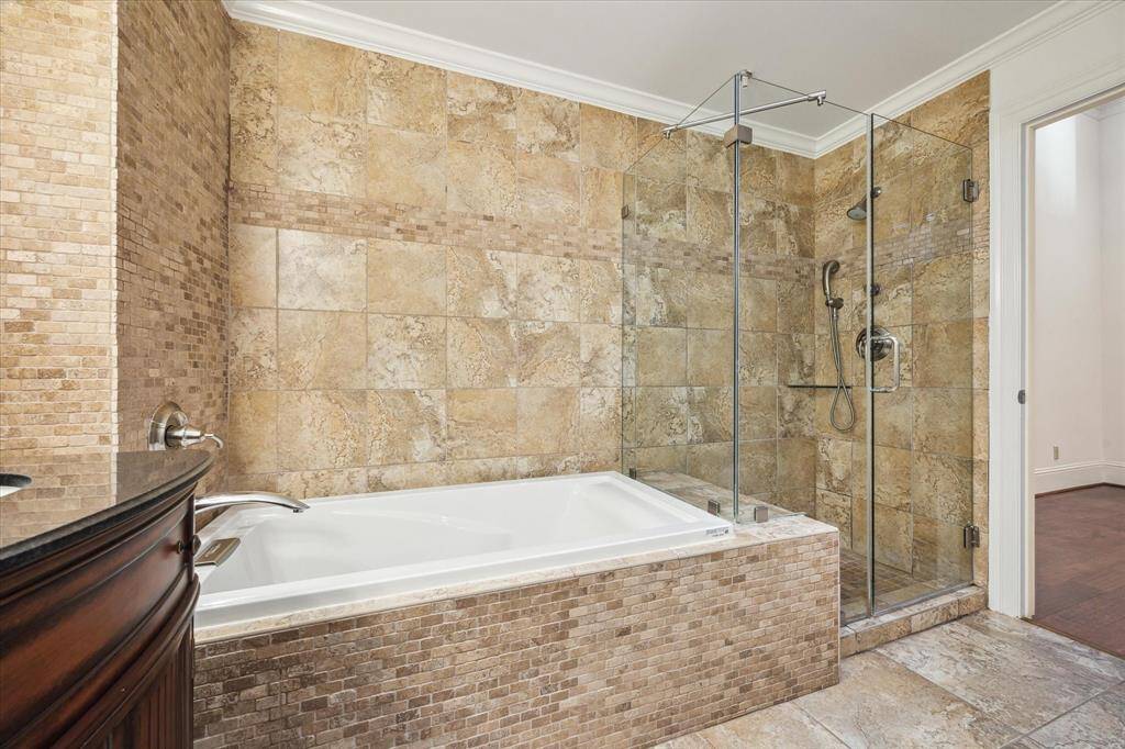Washer/dryer included.